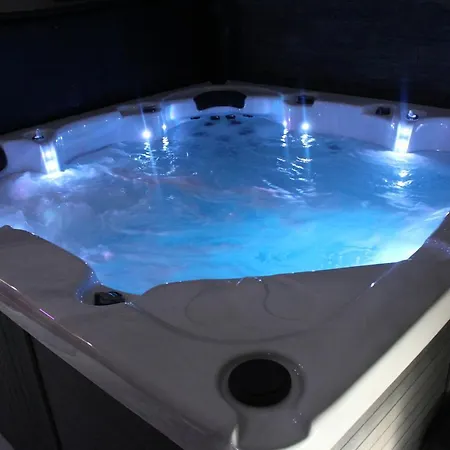 Maison Avec Piscine, Jacuzzi Et Sauna Privatifs - Mas De Nebbas *