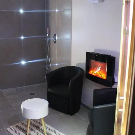 Maison Avec Piscine, Jacuzzi Et Sauna Privatifs - Mas De Nebbas Villa